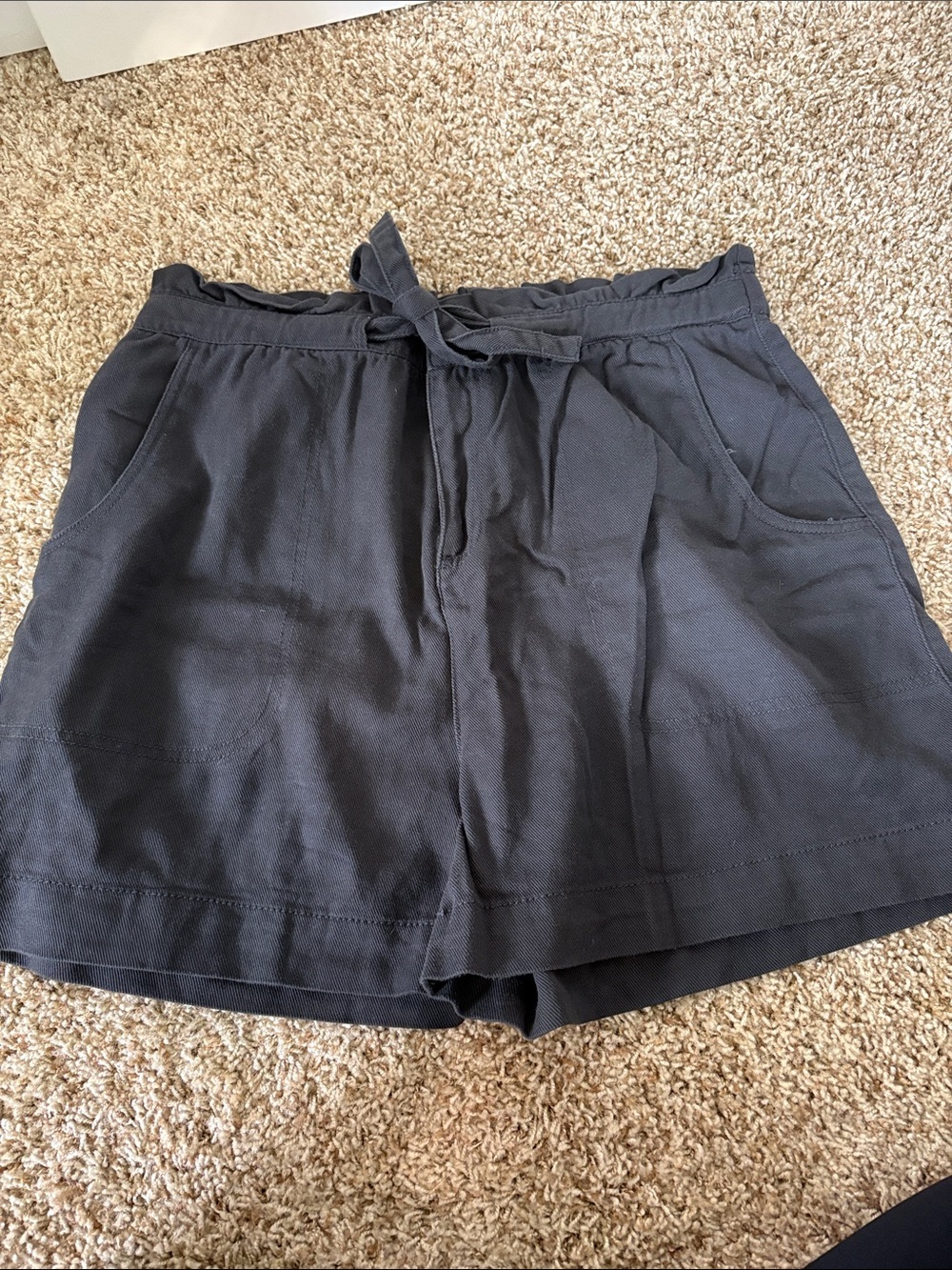 Old Navy Large Women's Dark Gray High Waisted Utility Shorts 4” inseam